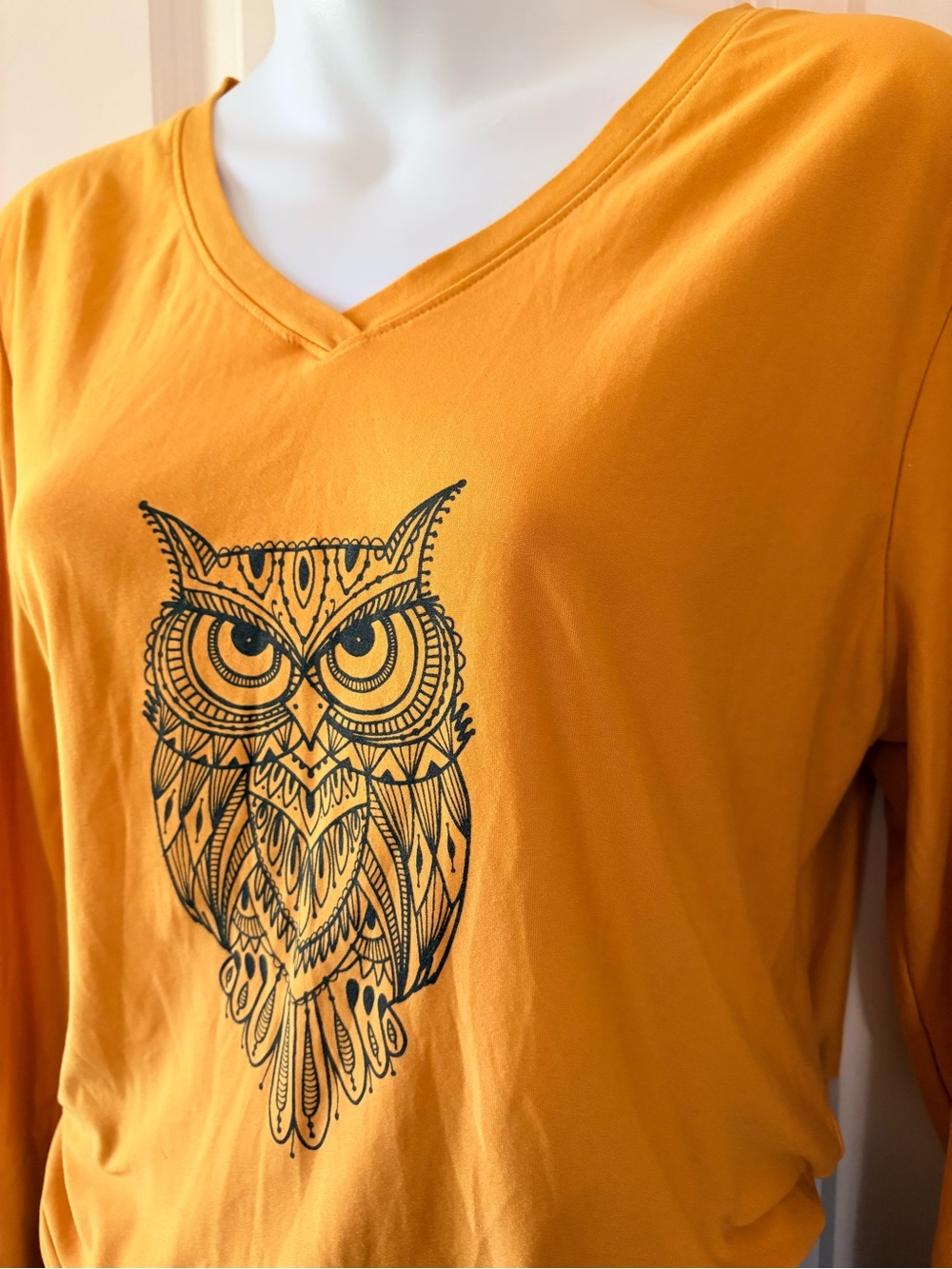 Mustard Owl Print V-Neck Long Sleeve Top, size XL - Picture 2 of 5